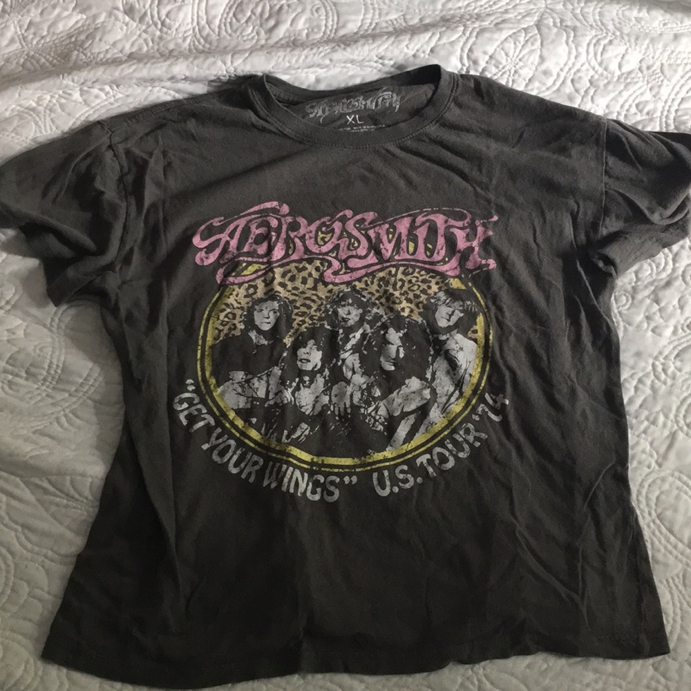 Gray Aerosmith t shirt